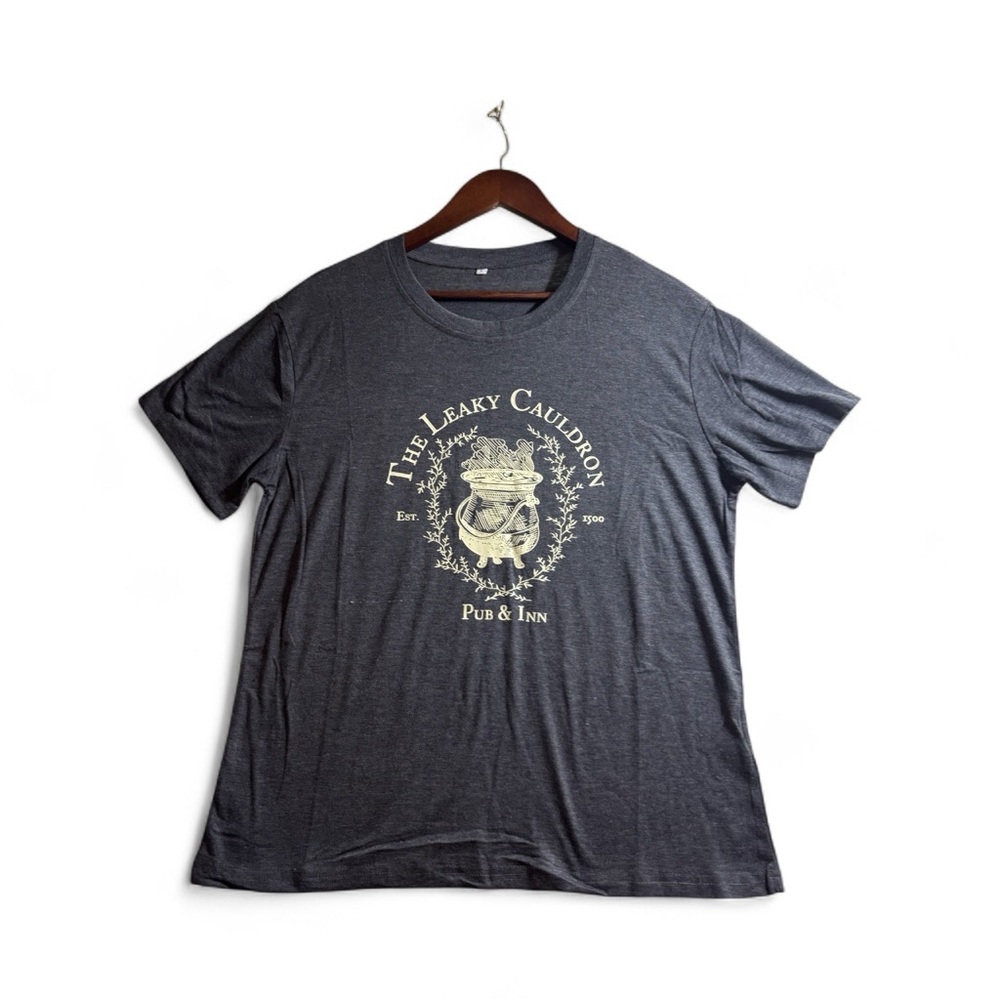 NWOT Charcoal Gray Short Sleeve Graphic “The Leaky cauldron” Tee Size Large